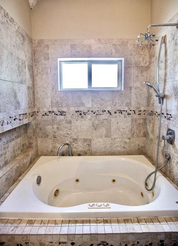 19960 Highland Lakes Blvd, Miami, FL 33179