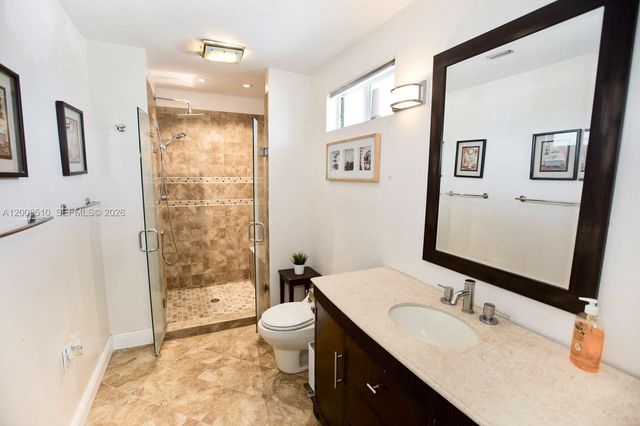 19960 Highland Lakes Blvd, Miami, FL 33179