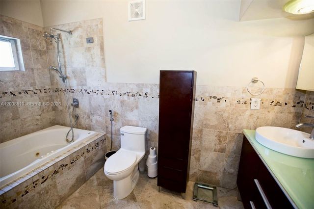 19960 Highland Lakes Blvd, Miami, FL 33179