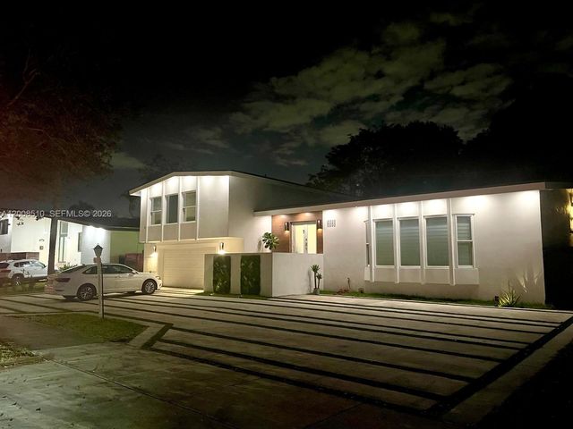 19960 Highland Lakes Blvd, Miami, FL 33179