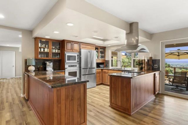 1215 Vista Grande Road, El Cajon, CA 92019