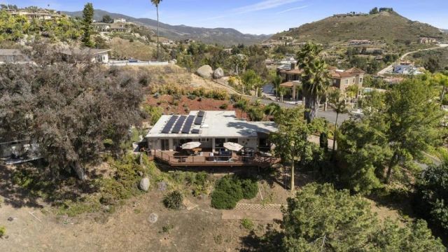 1215 Vista Grande Road, El Cajon, CA 92019