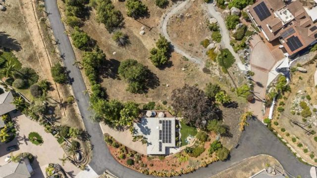 1215 Vista Grande Road, El Cajon, CA 92019