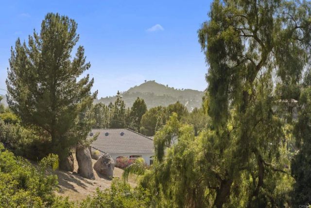1215 Vista Grande Road, El Cajon, CA 92019