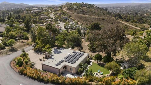 1215 Vista Grande Road, El Cajon, CA 92019