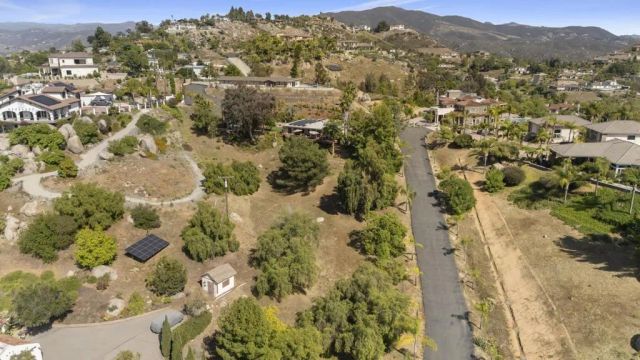 1215 Vista Grande Road, El Cajon, CA 92019