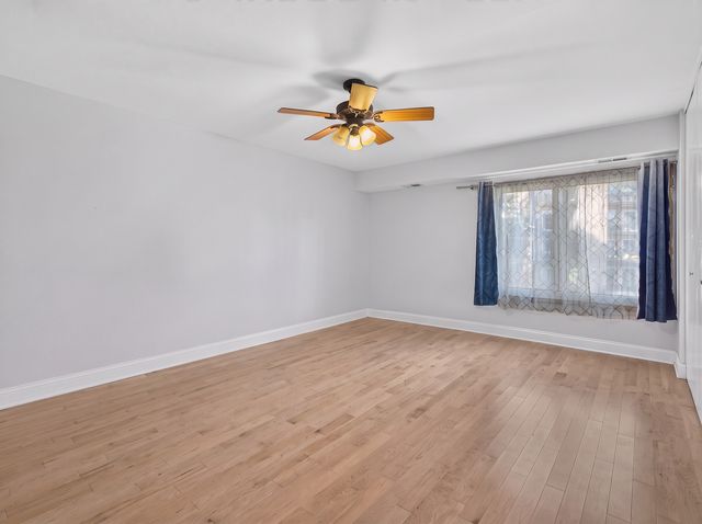 502 W Huntington Commons Road 241, Mount Prospect, IL 60056