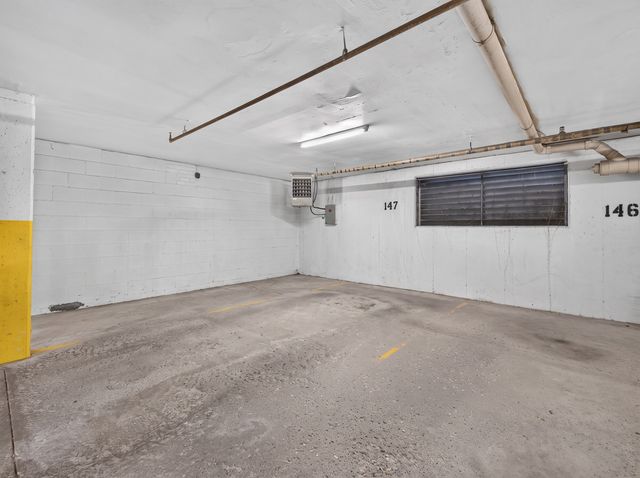 502 W Huntington Commons Road 241, Mount Prospect, IL 60056