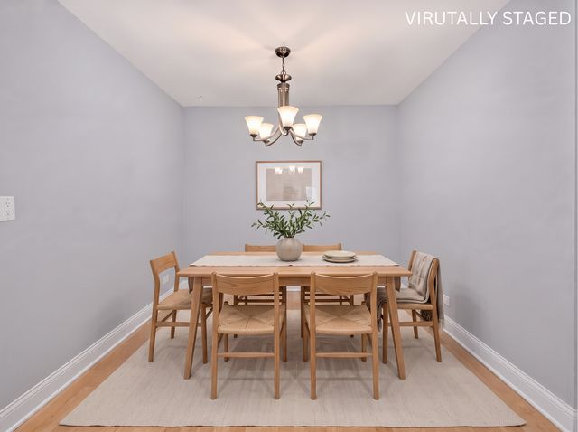 502 W Huntington Commons Road 241, Mount Prospect, IL 60056