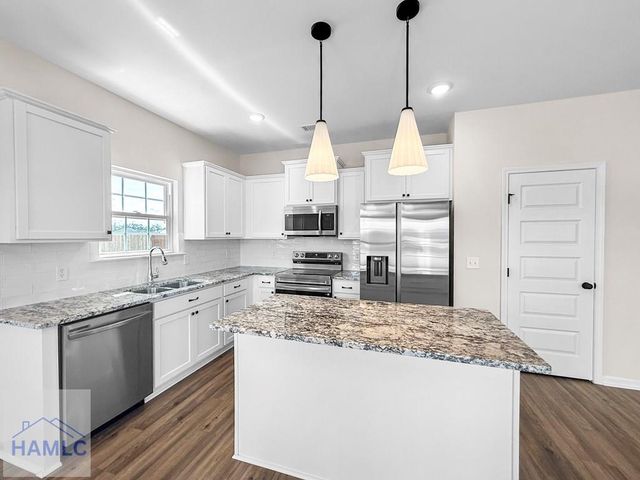 825 Buckhead Loop, Allenhurst, GA 31301