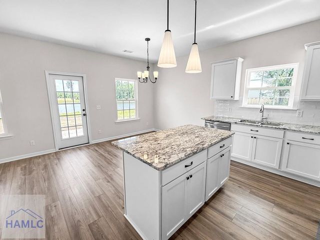 825 Buckhead Loop, Allenhurst, GA 31301
