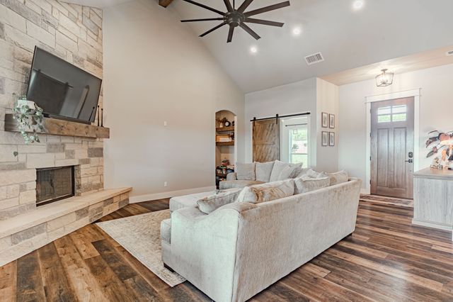 2120 Shady Grove Road, Weatherford, TX 76088