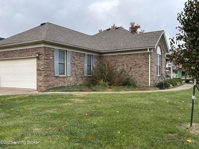 6330 Winding Stream Dr, Louisville, KY 40272