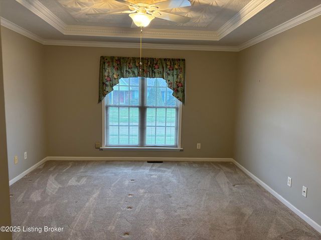 6330 Winding Stream Dr, Louisville, KY 40272