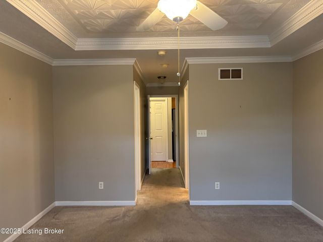 6330 Winding Stream Dr, Louisville, KY 40272