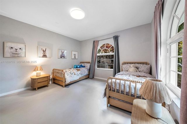 1033 Almeria Ave 0, Coral Gables, FL 33134