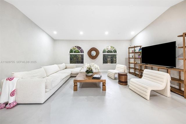 1033 Almeria Ave 0, Coral Gables, FL 33134