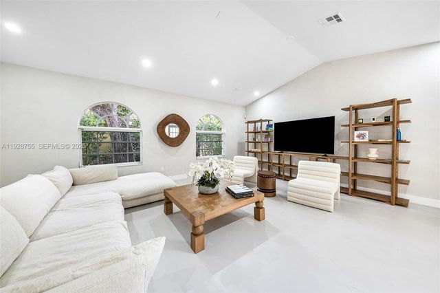 1033 Almeria Ave 0, Coral Gables, FL 33134