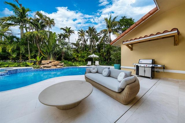 1033 Almeria Ave 0, Coral Gables, FL 33134