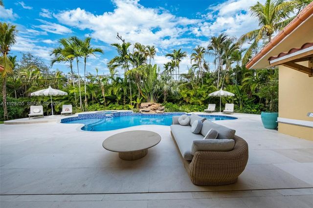 1033 Almeria Ave 0, Coral Gables, FL 33134