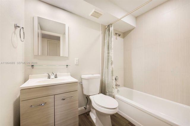 750 SE 6th Ave 223, Deerfield Beach, FL 33441