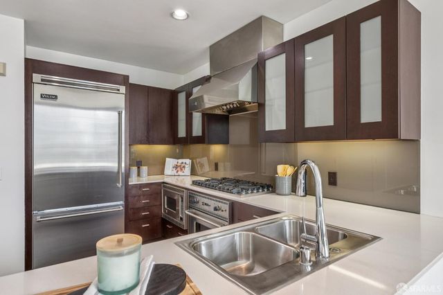 333 1st Street 2004, San Francisco, CA 94105