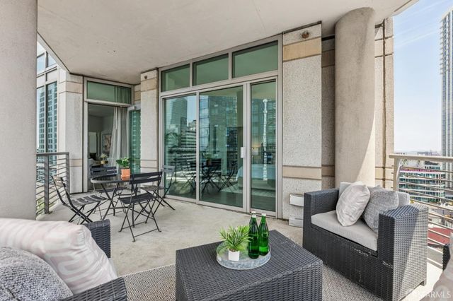 333 1st Street 2004, San Francisco, CA 94105
