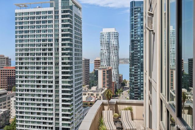 333 1st Street 2004, San Francisco, CA 94105