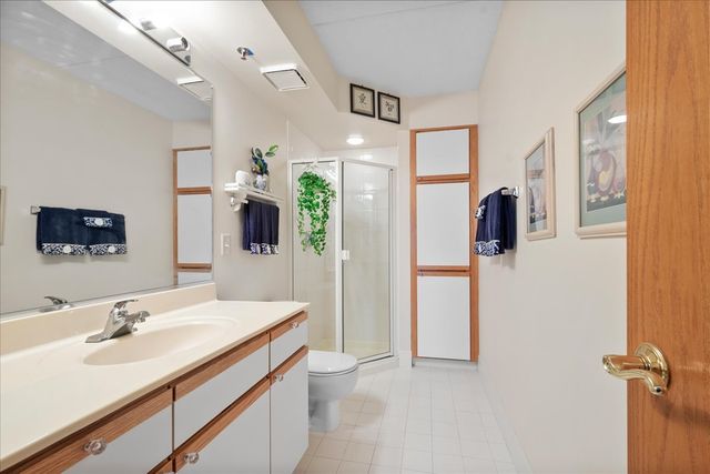 6755 N Milwaukee Avenue 404, Niles, IL 60714