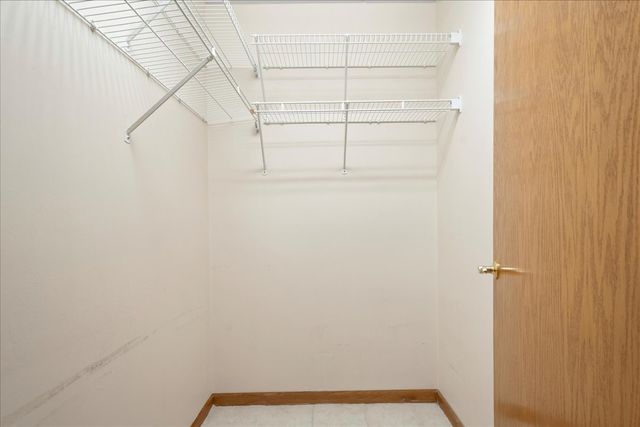 6755 N Milwaukee Avenue 404, Niles, IL 60714