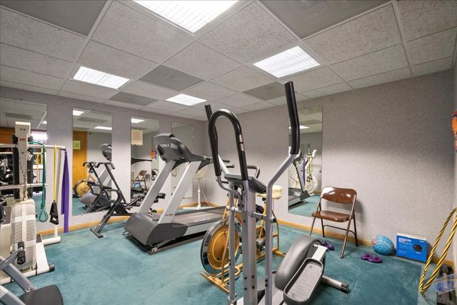 6755 N Milwaukee Avenue 404, Niles, IL 60714