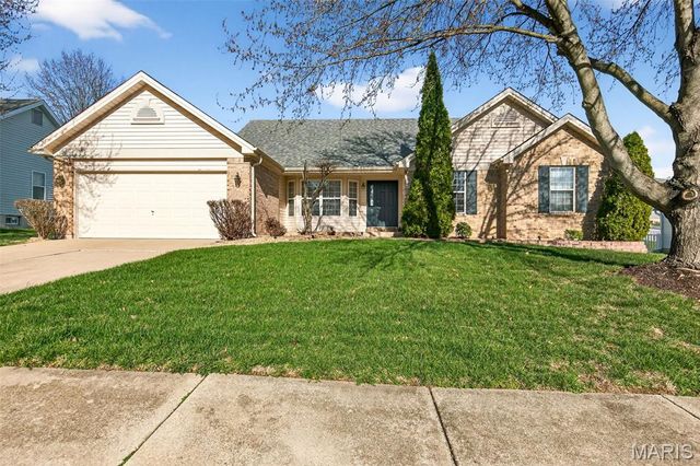 877 Home Park Drive, St Peters, MO 63376