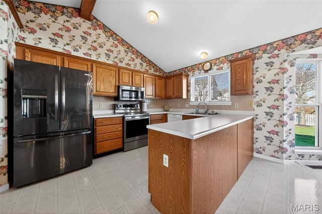 877 Home Park Drive, St Peters, MO 63376