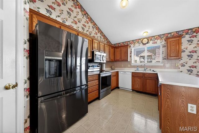 877 Home Park Drive, St Peters, MO 63376