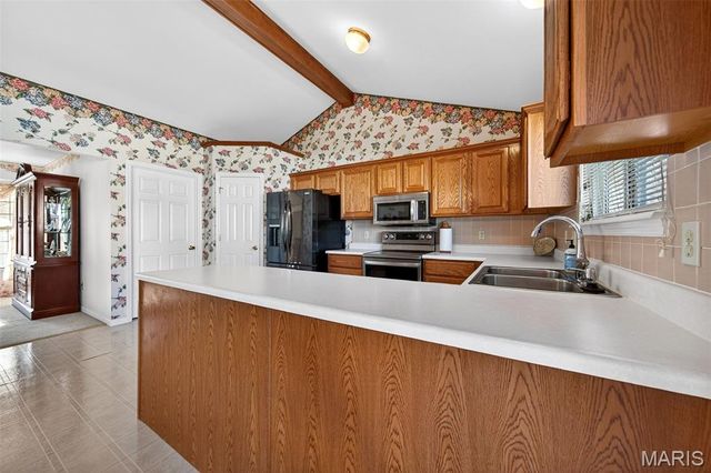 877 Home Park Drive, St Peters, MO 63376