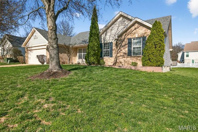 877 Home Park Drive, St Peters, MO 63376