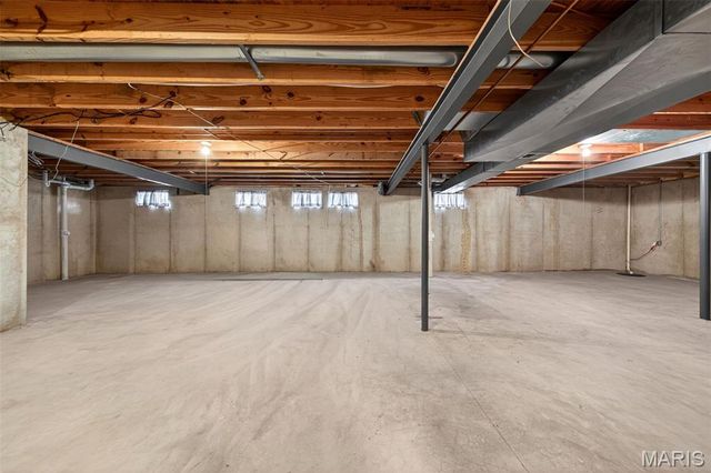 877 Home Park Drive, St Peters, MO 63376