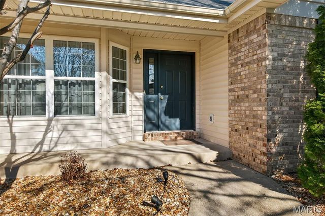 877 Home Park Drive, St Peters, MO 63376