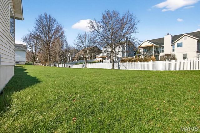 877 Home Park Drive, St Peters, MO 63376