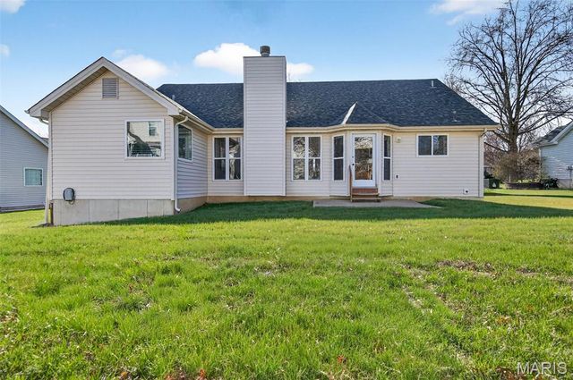 877 Home Park Drive, St Peters, MO 63376