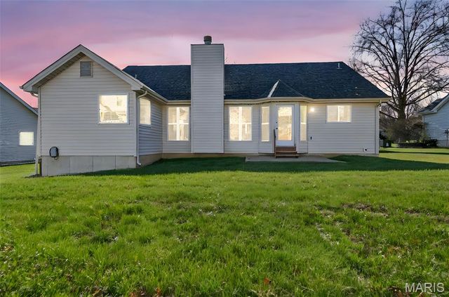 877 Home Park Drive, St Peters, MO 63376