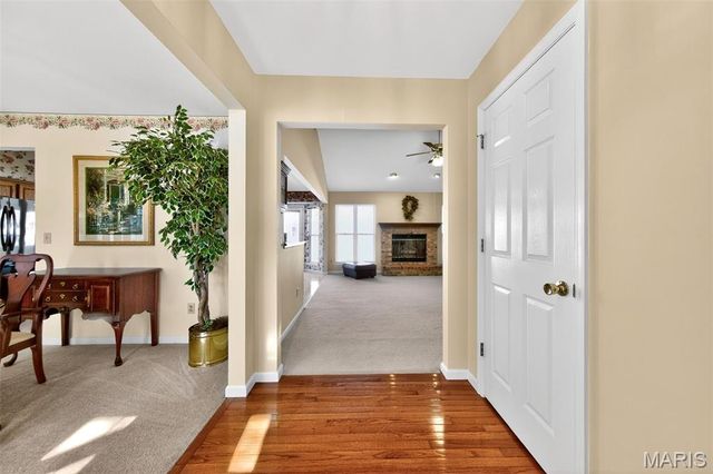 877 Home Park Drive, St Peters, MO 63376