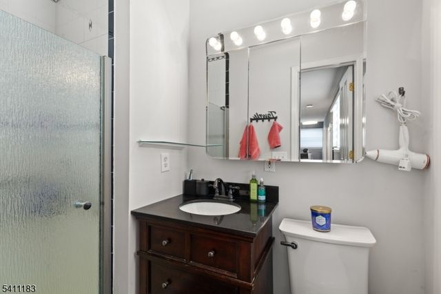 27 Viewpoint Rd, Wayne Twp., NJ 07470