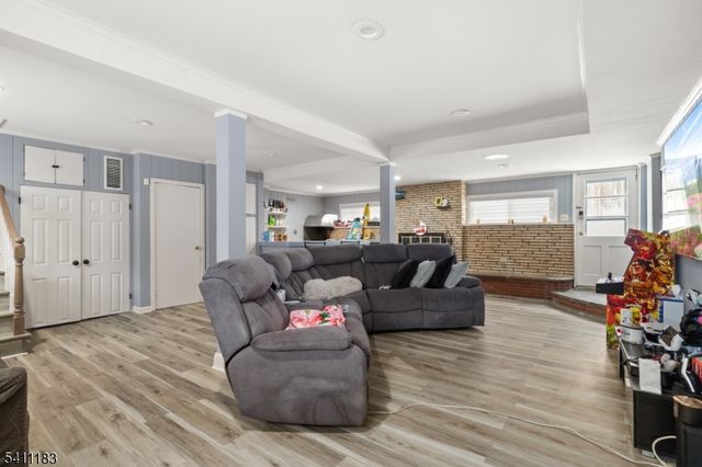 27 Viewpoint Rd, Wayne Twp., NJ 07470