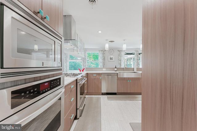 6543 JAY MILLER DR, Falls Church, VA 22041