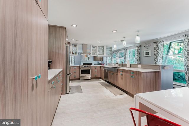 6543 JAY MILLER DR, Falls Church, VA 22041