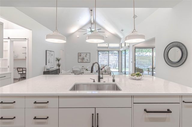 5805 Chesterfield Ave, Austin, TX 78752