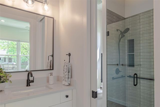 5805 Chesterfield Ave, Austin, TX 78752