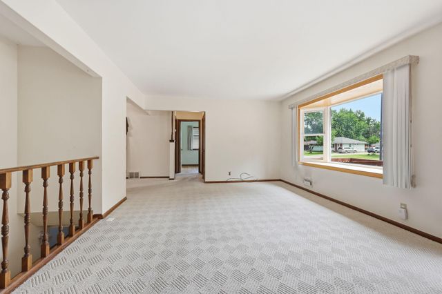 6319 Unity Avenue N, Brooklyn Center, MN 55429