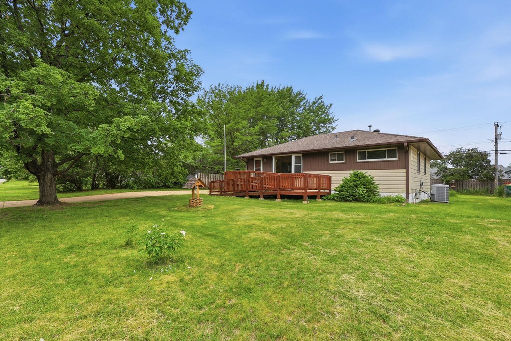 6319 Unity Avenue N, Brooklyn Center, MN 55429